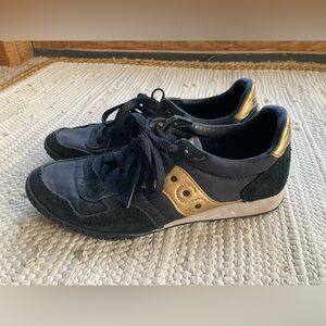 Women’s Saucony Bullet Black and Gold - Size 7